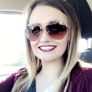 Meet your Posher, Kara